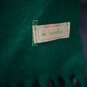 Bennetton green fringed scarf